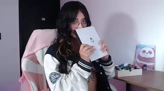 arianbrunettee_ from StripChat
