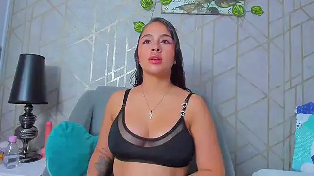 AriaRosse from StripChat
