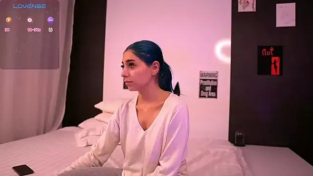 AriaVoss from StripChat is Freechat