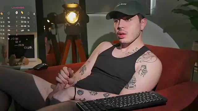 Arkaikomz from StripChat