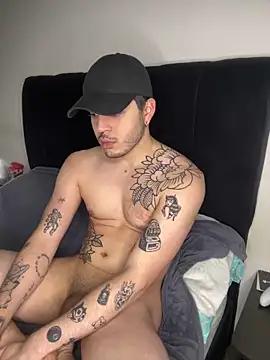 Arkaikomz from StripChat