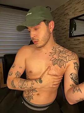 Arkaikomz from StripChat
