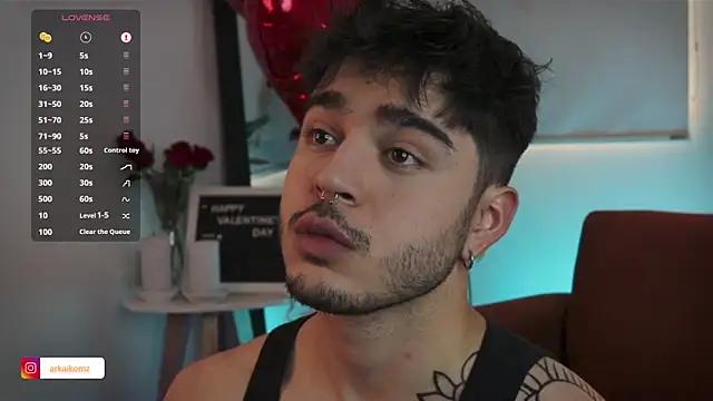 Arkaikomz from StripChat