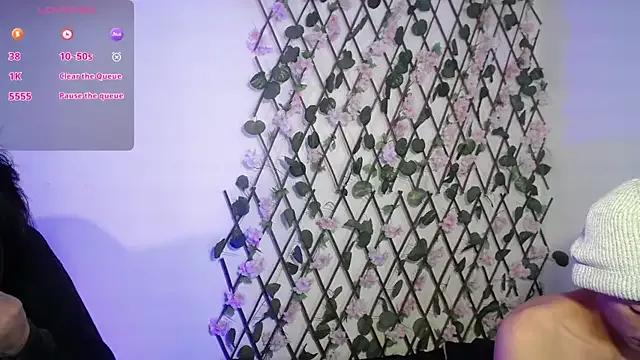 Girls: try live performances with matured performers, from dancing to quirks, in a variety of beautiful sex cams.