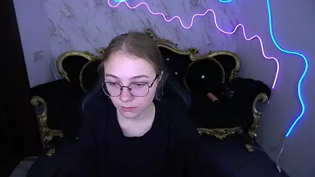 ArrinaWairr from StripChat