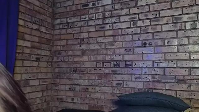 Astoria_Moon from StripChat is Freechat