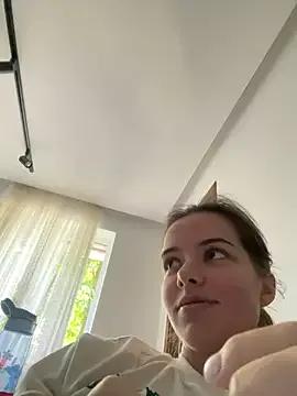 ASummerElf from StripChat is Freechat