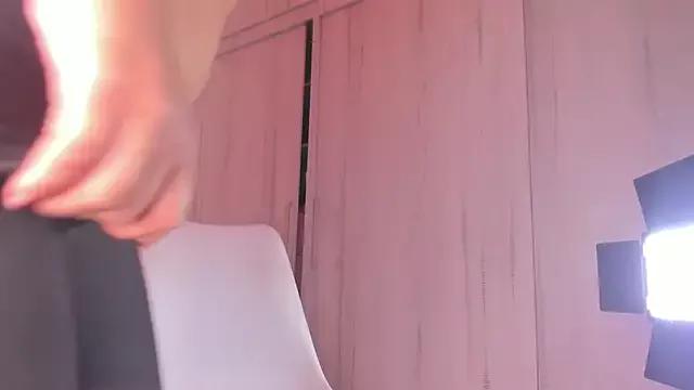aura_cute from StripChat