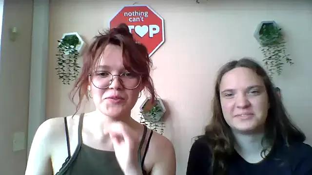 Aura_Li from StripChat is Freechat
