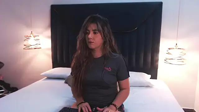 AuraEvens from StripChat is Freechat