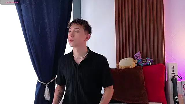 Axel__Evans from StripChat is Freechat