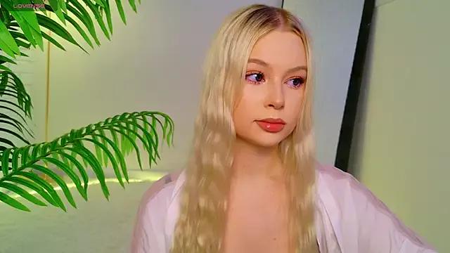 baby_lianaa from StripChat