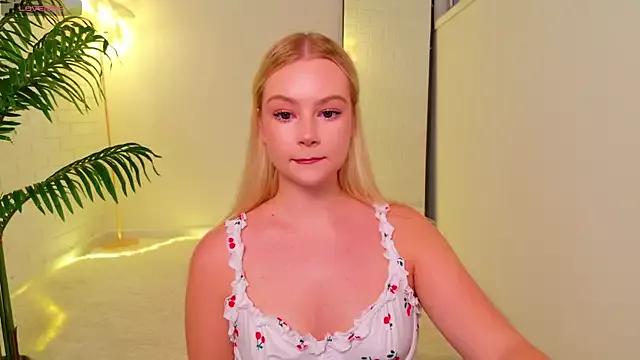 baby_lianaa from StripChat is Freechat