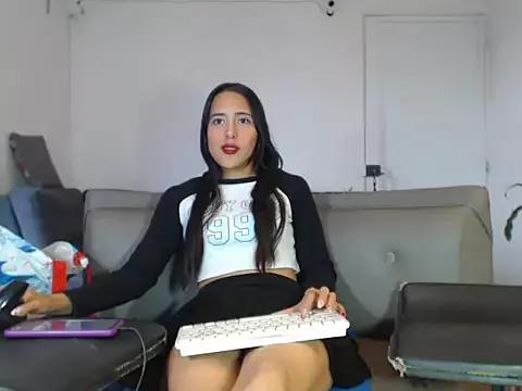 baby_princess_18 from StripChat