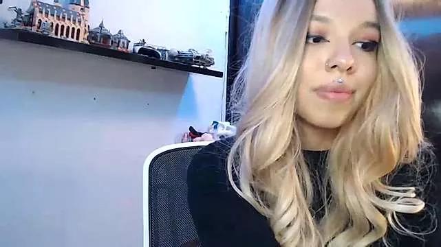 babyakem from StripChat