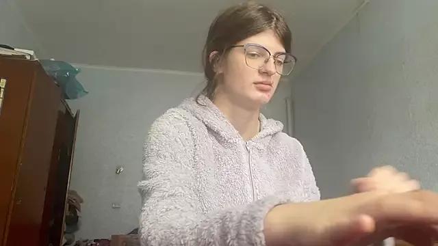 BabyDollX19 from StripChat