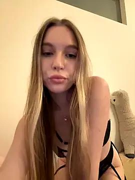 bbysonia from StripChat