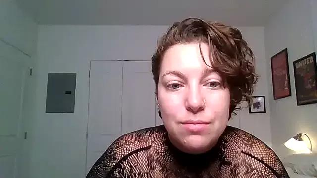 beberoyale from StripChat is Freechat