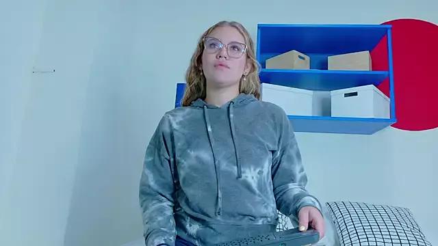 BelaMiller_ from StripChat is Freechat