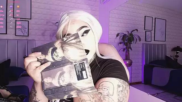 bella-green from StripChat