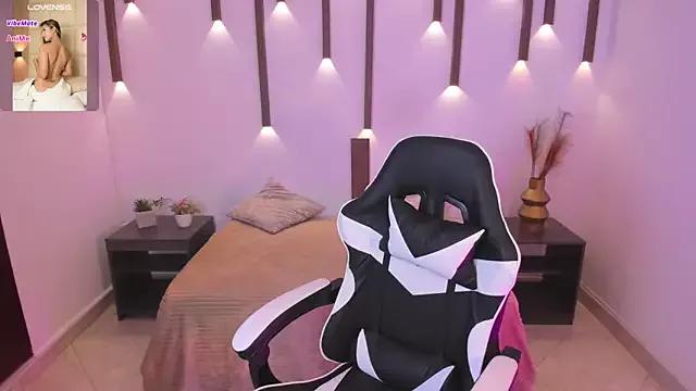 bella1207 from StripChat is Freechat