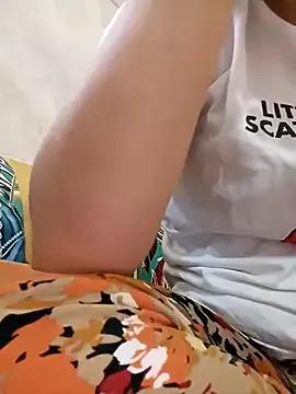 bella_bellaa from StripChat
