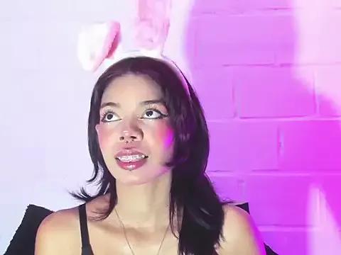 bella_monroe_18 from StripChat is Freechat