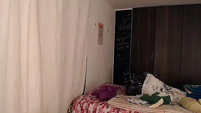 Bella_Muffin from StripChat is Freechat