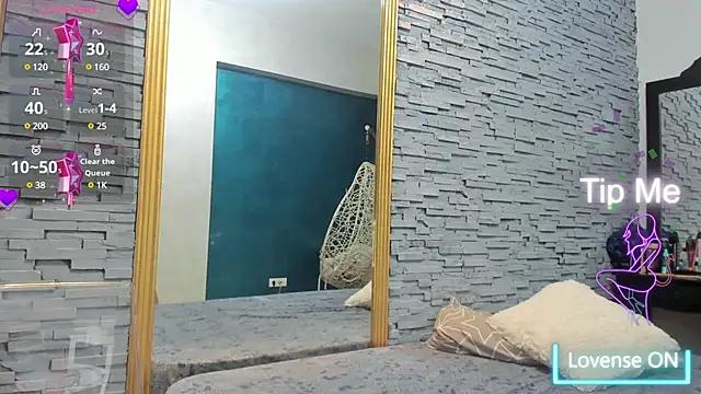 Bella_Posh from StripChat