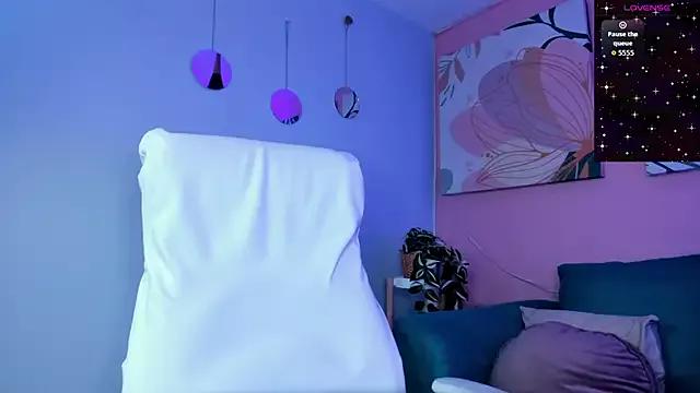 Bella_walker_ from StripChat is Freechat