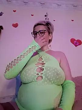 BellaBellaHot from StripChat