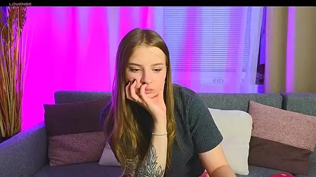 BellaBlazee from StripChat