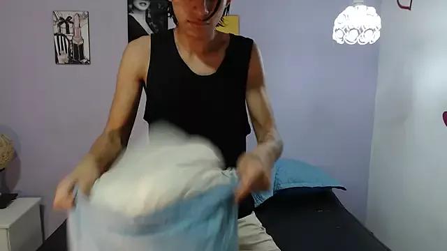 bellamy_094 from StripChat