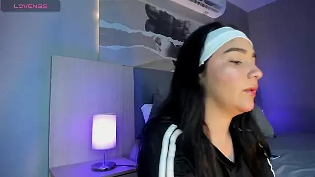 Belliinda_21 from StripChat