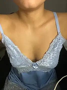 bellysantinha from StripChat