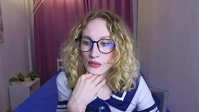 BiancaHelo from StripChat is Freechat