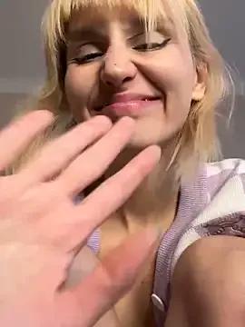 bigbabykiki from StripChat