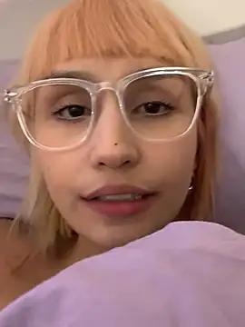bigbabykiki from StripChat
