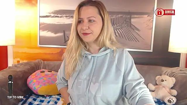 BigBoobsARRI from StripChat