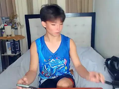 bigcock_kris from StripChat is Freechat