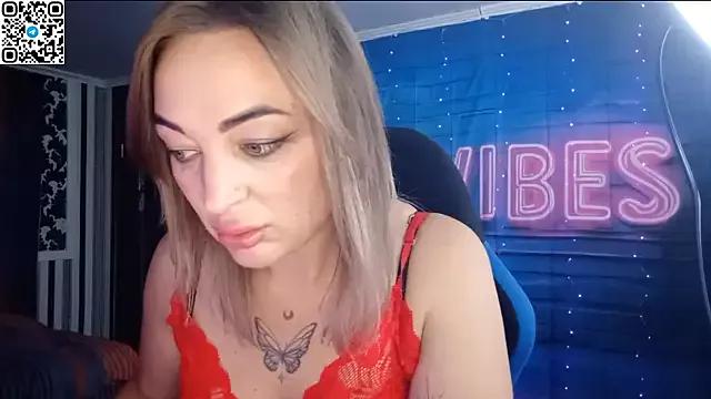 Blonde_Temptation from StripChat is Freechat
