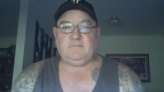 BLUEYEDBEAR69 from StripChat is Freechat