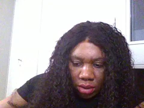 bonbonaumiel from StripChat is Freechat
