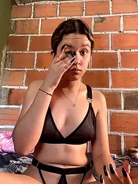 Bonnie121 from StripChat is Freechat