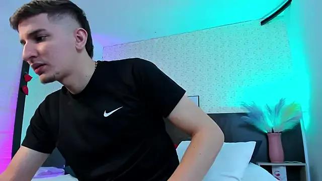 BonnieeAndClyde from StripChat