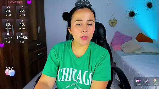 bonny_greyl from StripChat