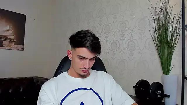 BrandonTate from StripChat is Freechat