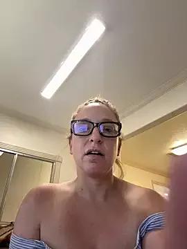 brunettestrip69 from StripChat is Freechat