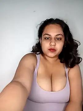 bumblebeegirl on StripChat 