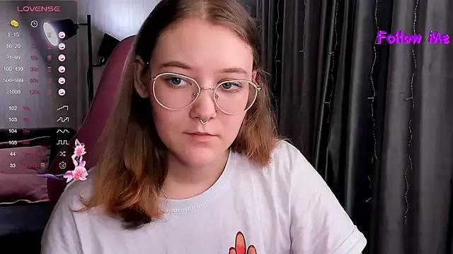 bunny_bubble from StripChat is Freechat